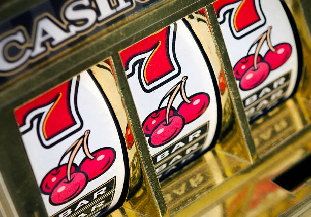 Starlight Princess slot interface showing expanding reels and celestial symbols
